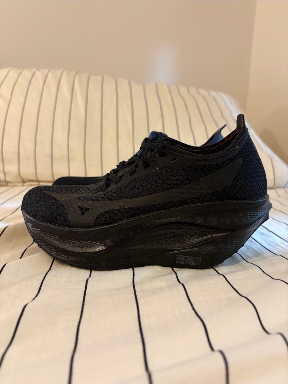 Mizuno x Comme des Garçons Sneaker